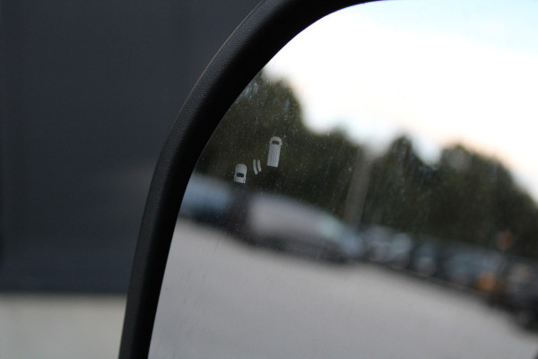 Ford Transit Custom 320 2.0 TDCI L2H1 Limited 170pk - 2x Schuifdeur - Adaptive Cruise - Blind spot - Navigatie - Camera - Draadloos laden - Stoelver