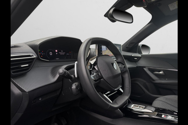 Peugeot 2008 1.2 PureTech Allure 145pk Aut.Navi Pano 360° dodehoek Camera ACC Carbon Apple Carplay & Android Auto Virtual Cockpit