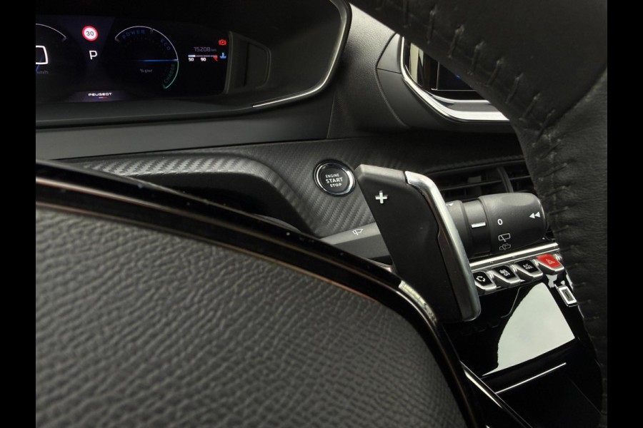 Peugeot 2008 1.2 PureTech Allure 145pk Aut.Navi Pano 360° dodehoek Camera ACC Carbon Apple Carplay & Android Auto Virtual Cockpit