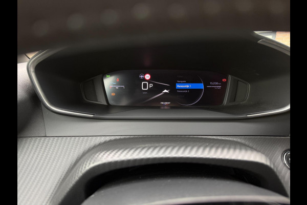 Peugeot 2008 1.2 PureTech Allure 145pk Aut.Navi Pano 360° dodehoek Camera ACC Carbon Apple Carplay & Android Auto Virtual Cockpit