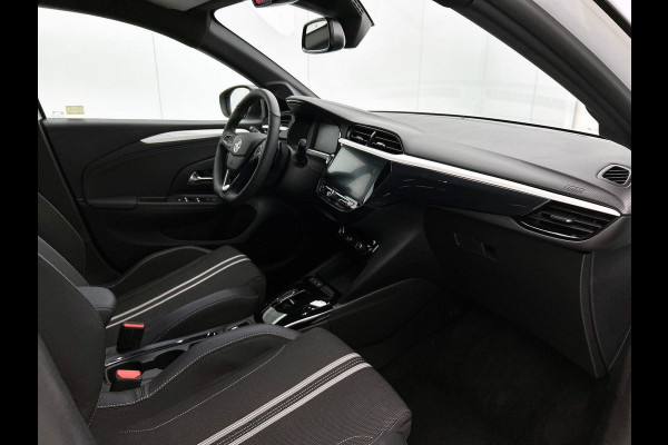 Opel Corsa 1.2 Turbo 136pk Automaat Hybrid GS Line | Navigatie | Apple Carplay/ Android Auto | Camera | Parkeersensoren | Cruise Control | Stoel- en stuurverwarming | Lichtmetalen velgen | Getinte ramen