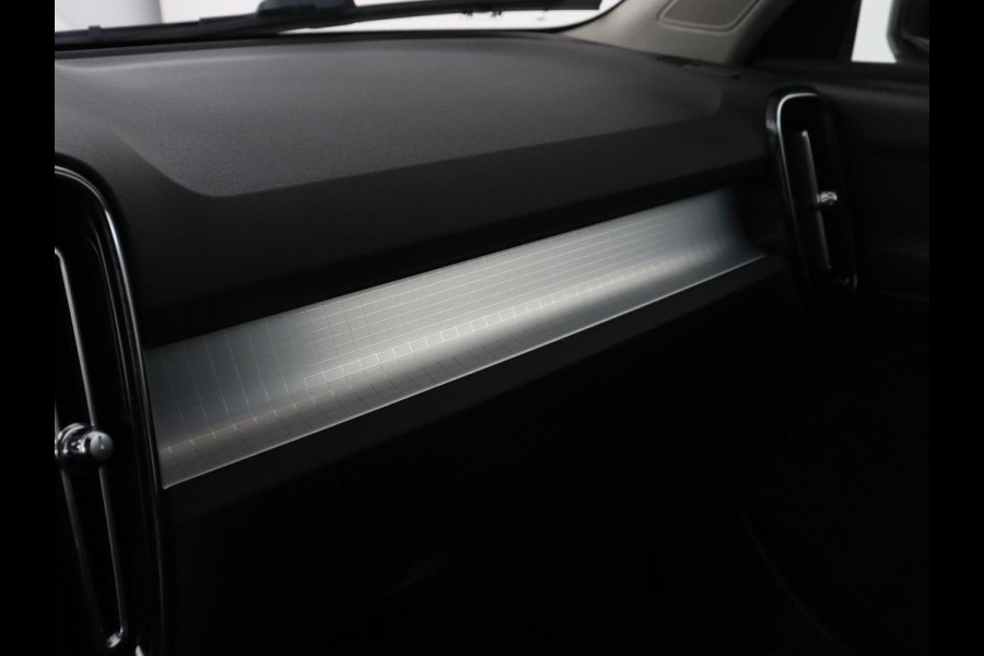 Volvo XC40 1.5 T4 Recharge Business | Adaptive cruise | Camera | Carplay | Navigatie | Full LED | 18'' | Parkeerhulp | Digital Cockpit | PHEV | Plug In