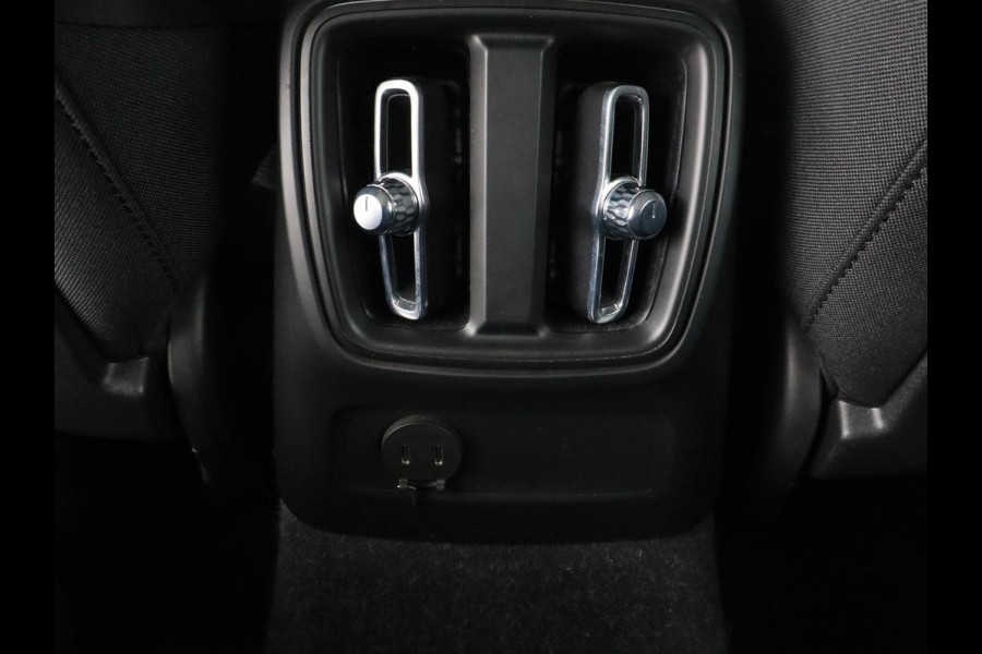 Volvo XC40 1.5 T4 Recharge Business | Adaptive cruise | Camera | Carplay | Navigatie | Full LED | 18'' | Parkeerhulp | Digital Cockpit | PHEV | Plug In
