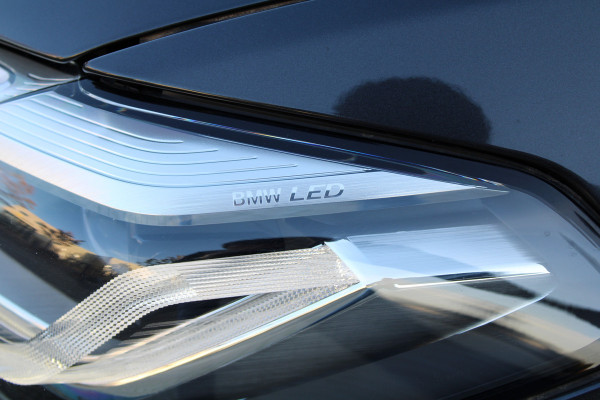 BMW 5 Serie 530e Business Edition Plus | M-SPORT | BTW | PANO | H/K | HUD | 360 | KEYLESS | STUURVERW | ADAPTIEF ONDERSTEL |