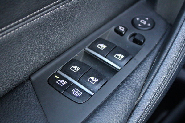 BMW 5 Serie 530e Business Edition Plus | M-SPORT | BTW | PANO | H/K | HUD | 360 | KEYLESS | STUURVERW | ADAPTIEF ONDERSTEL |