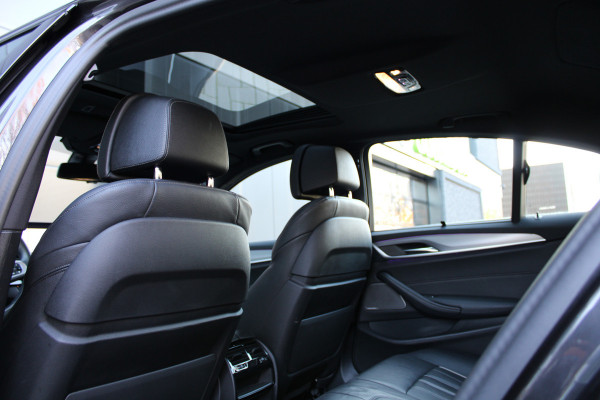 BMW 5 Serie 530e Business Edition Plus | M-SPORT | BTW | PANO | H/K | HUD | 360 | KEYLESS | STUURVERW | ADAPTIEF ONDERSTEL |