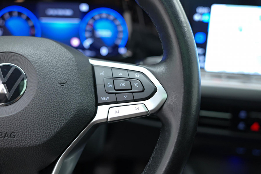 Volkswagen Golf 1.5 TSI Highline Business R |Pano|Memory|Camera|Massage|