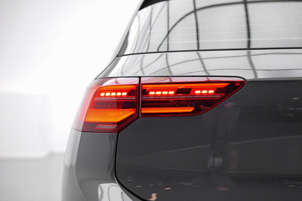 Volkswagen Golf 1.5 TSI Highline Business R |Pano|Memory|Camera|Massage|