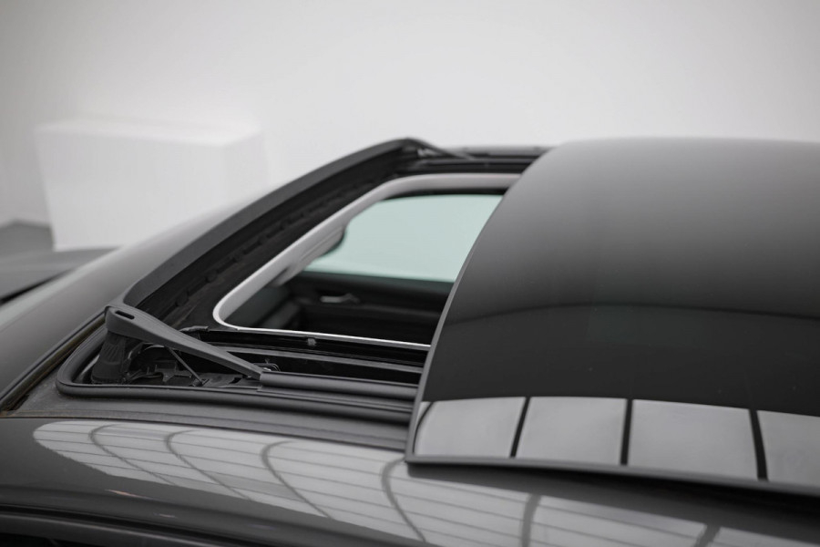 Volkswagen Golf 1.5 TSI Highline Business R |Pano|Memory|Camera|Massage|