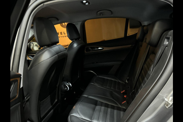 Alfa Romeo Stelvio 2.0 Turbo First Edition Garantie Memory StuurVW StoelVW Camera Elek Achterklep Leder Cruise Clima Navi Rijklaar