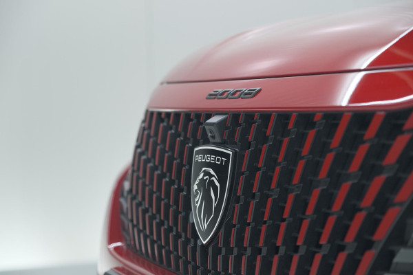 Peugeot 2008 PureTech 130 EAT8 GT | 360 Camera | Stoelmassage | Adaptieve Cruise Control | Dodehoekdetectie