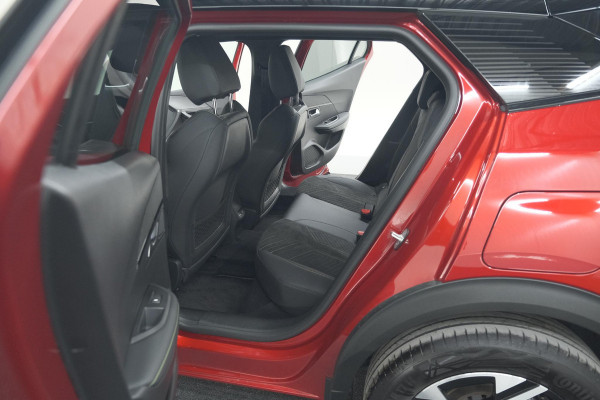 Peugeot 2008 PureTech 130 EAT8 GT | 360 Camera | Stoelmassage | Adaptieve Cruise Control | Dodehoekdetectie