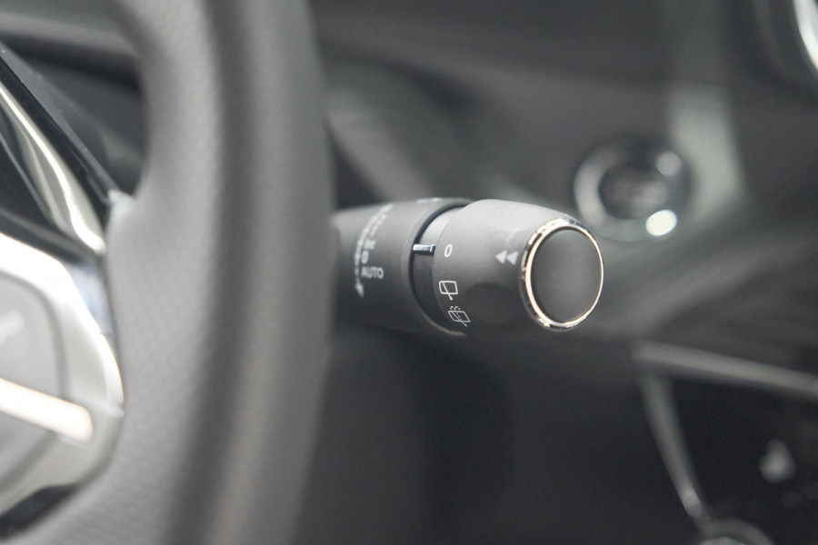 Peugeot 2008 PureTech 130 EAT8 GT | 360 Camera | Stoelmassage | Adaptieve Cruise Control | Dodehoekdetectie