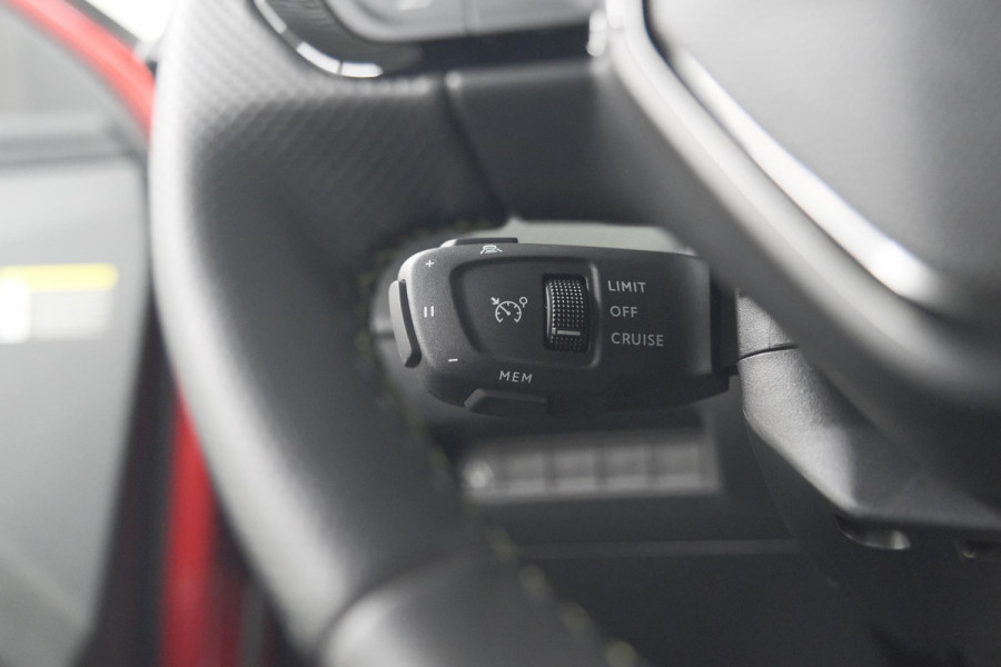 Peugeot 2008 PureTech 130 EAT8 GT | 360 Camera | Stoelmassage | Adaptieve Cruise Control | Dodehoekdetectie