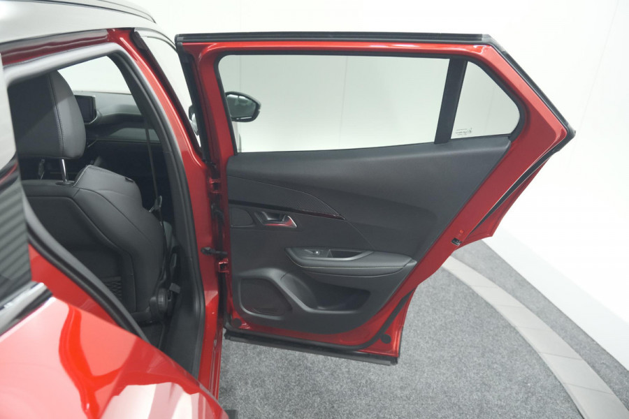 Peugeot 2008 PureTech 130 EAT8 GT | 360 Camera | Stoelmassage | Adaptieve Cruise Control | Dodehoekdetectie