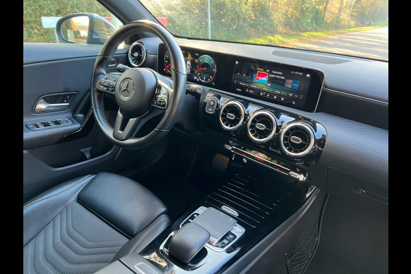Mercedes-Benz A-Klasse 180D | AMG + Camera + Navi + Sportleder Nu € 16.950,-!!!