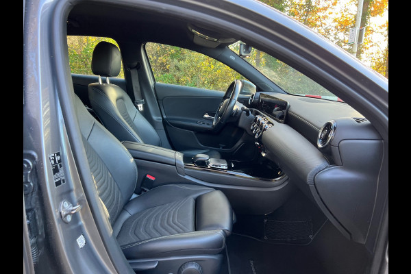 Mercedes-Benz A-Klasse 180D | AMG + Camera + Navi + Sportleder Nu € 16.950,-!!!