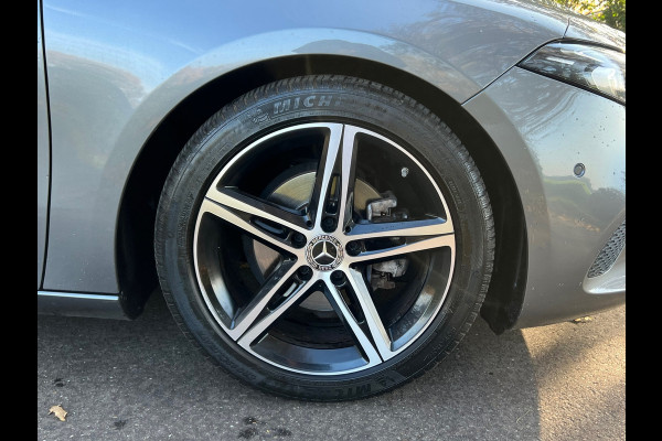 Mercedes-Benz A-Klasse 180D | AMG + Camera + Navi + Sportleder Nu € 16.950,-!!!