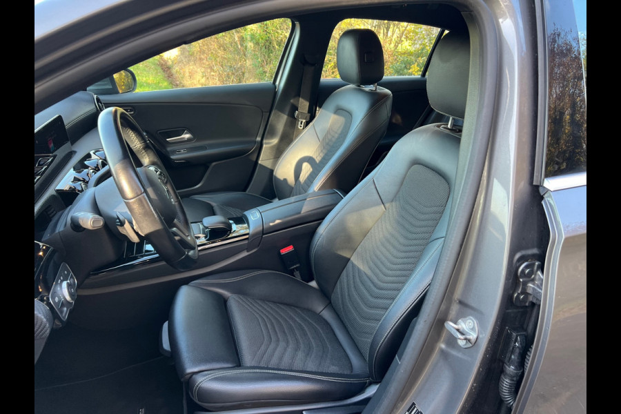 Mercedes-Benz A-Klasse 180D | AMG + Camera + Navi + Sportleder Nu € 16.950,-!!!