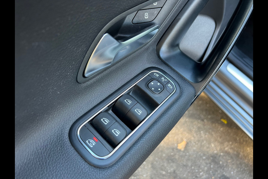 Mercedes-Benz A-Klasse 180D | AMG + Camera + Navi + Sportleder Nu € 16.950,-!!!