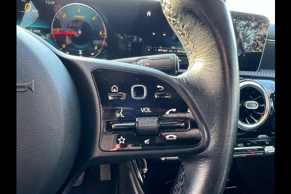 Mercedes-Benz A-Klasse 180D | AMG + Camera + Navi + Sportleder Nu € 16.950,-!!!