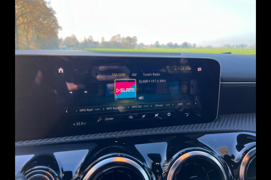 Mercedes-Benz A-Klasse 180D | AMG + Camera + Navi + Sportleder Nu € 16.950,-!!!