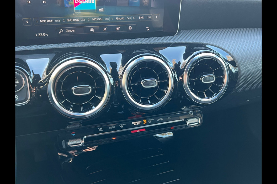 Mercedes-Benz A-Klasse 180D | AMG + Camera + Navi + Sportleder Nu € 16.950,-!!!