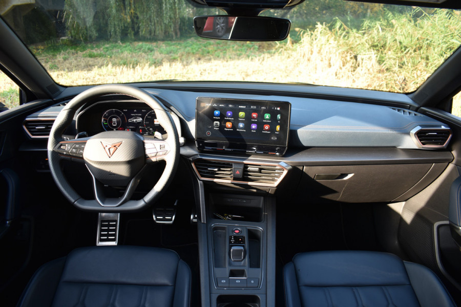 CUPRA Leon e-HYBRID 204PK DSG BUSINESS SPORT LEDER/CAMERA/NAVI/CARPLAY