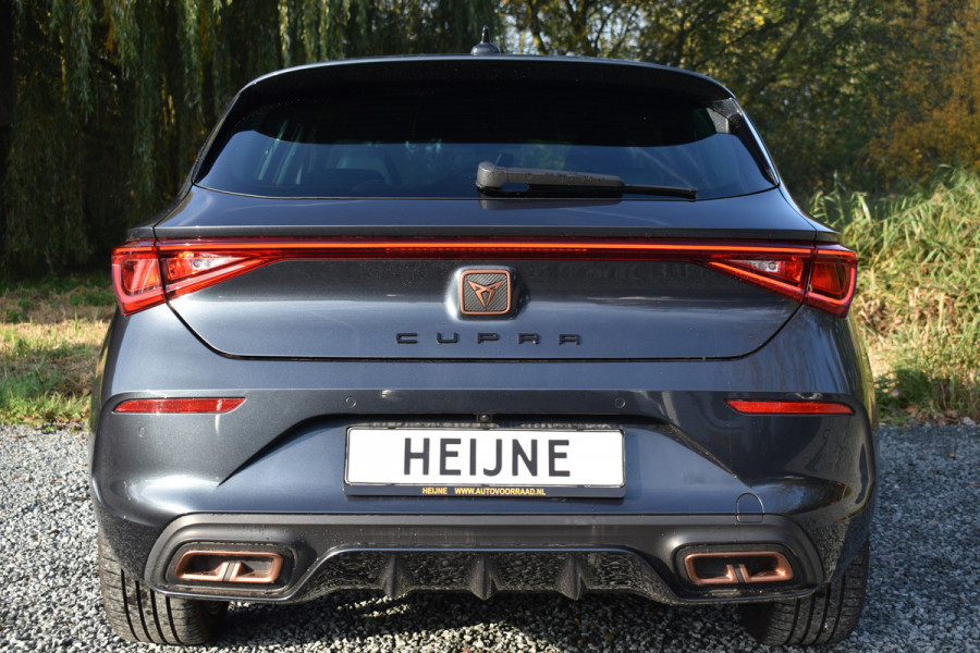 CUPRA Leon e-HYBRID 204PK DSG BUSINESS SPORT LEDER/CAMERA/NAVI/CARPLAY