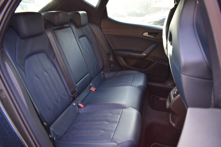 CUPRA Leon e-HYBRID 204PK DSG BUSINESS SPORT LEDER/CAMERA/NAVI/CARPLAY