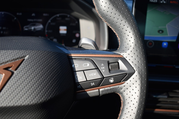 CUPRA Leon e-HYBRID 204PK DSG BUSINESS SPORT LEDER/CAMERA/NAVI/CARPLAY