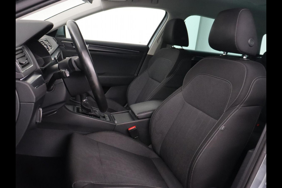 Škoda Superb 1.4 TSI iV Business Edition | 1e eigenaar | Stoelverwarming | Camera | Carplay | Full LED | Navigatie | Cruise control | Climate control | PHEV | Plug In