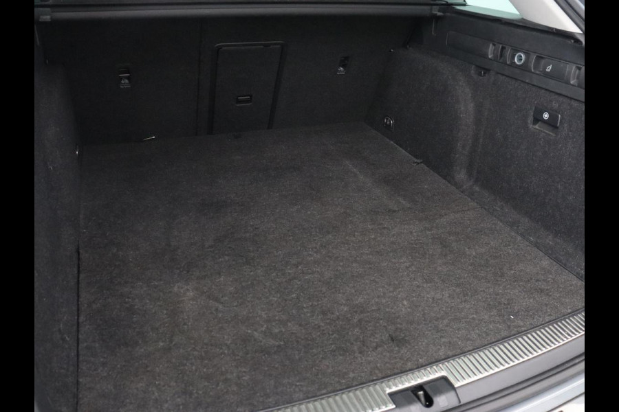 Škoda Superb 1.4 TSI iV Business Edition | 1e eigenaar | Stoelverwarming | Camera | Carplay | Full LED | Navigatie | Cruise control | Climate control | PHEV | Plug In