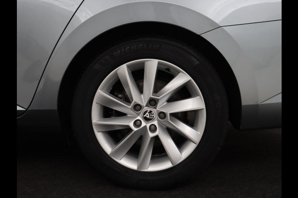 Škoda Superb 1.4 TSI iV Business Edition | 1e eigenaar | Stoelverwarming | Camera | Carplay | Full LED | Navigatie | Cruise control | Climate control | PHEV | Plug In