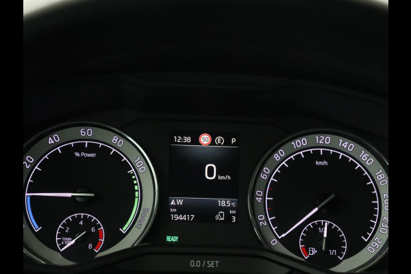 Škoda Superb 1.4 TSI iV Business Edition | 1e eigenaar | Stoelverwarming | Camera | Carplay | Full LED | Navigatie | Cruise control | Climate control | PHEV | Plug In