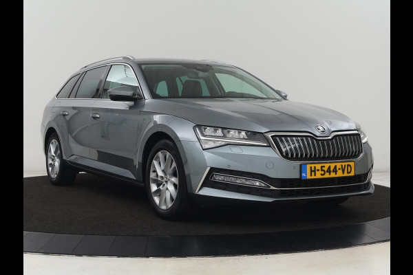 Škoda Superb 1.4 TSI iV Business Edition | 1e eigenaar | Stoelverwarming | Camera | Carplay | Full LED | Navigatie | Cruise control | Climate control | PHEV | Plug In