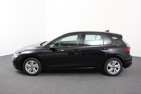 Volkswagen Golf 1.5 TSI 130pk Life Navigatie Climate control Camera Parkeer sensoren Virtual Cockpit Stoel en Stuur verwarming