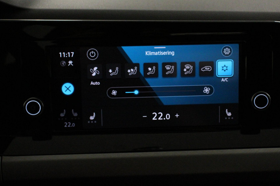 Volkswagen Golf 1.5 TSI 130pk Life Navigatie Climate control Camera Parkeer sensoren Virtual Cockpit Stoel en Stuur verwarming