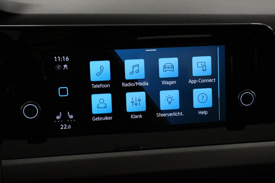 Volkswagen Golf 1.5 TSI 130pk Life Navigatie Climate control Camera Parkeer sensoren Virtual Cockpit Stoel en Stuur verwarming