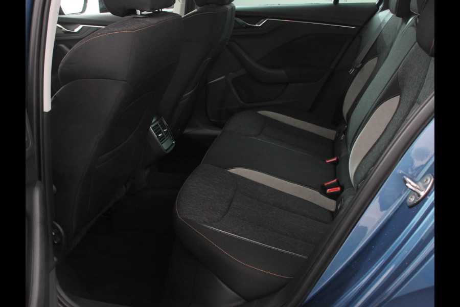 Škoda Kamiq 1.0 TSI DSG Style Navigatie Apple Carplay/Android Auto Virtual Cockpit Lane Assist 17 Inch Lichtmetalen Velgen