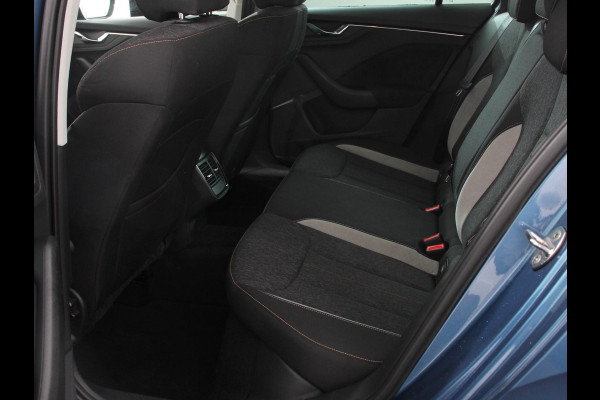 Škoda Kamiq 1.0 TSI DSG Style Navigatie Apple Carplay/Android Auto Virtual Cockpit Lane Assist 17 Inch Lichtmetalen Velgen