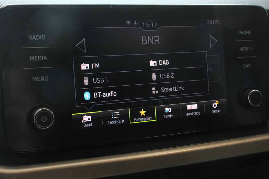 Škoda Kamiq 1.0 TSI DSG Style Navigatie Apple Carplay/Android Auto Virtual Cockpit Lane Assist 17 Inch Lichtmetalen Velgen