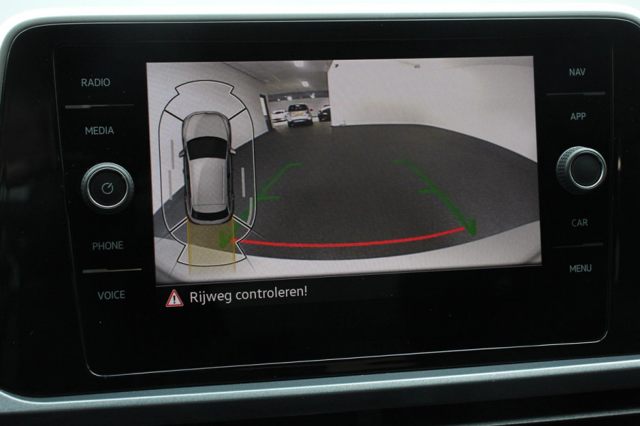 Volkswagen T-Roc 1.5 TSI 150pk DSG Style | Navigatie | Apple Carplay/Android Auto | Parkeersensoren | Camera | Adaptive Cruise Control | Blind Spot Assist | Park Assist | Stoel- en stuurverwarming | Elektrische achterklep | LED-koplampen