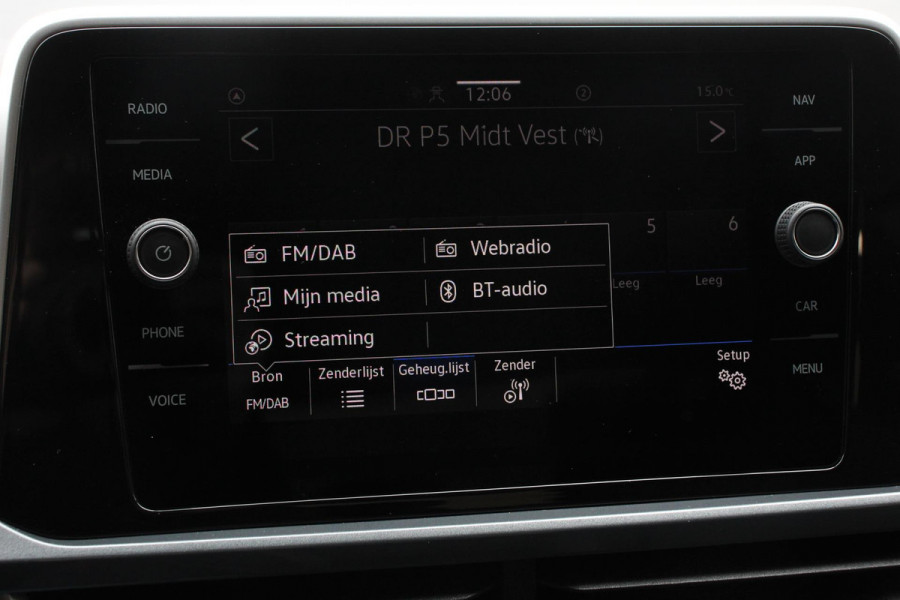 Volkswagen T-Roc 1.5 TSI 150pk DSG Style | Navigatie | Apple Carplay/Android Auto | Parkeersensoren | Camera | Adaptive Cruise Control | Blind Spot Assist | Park Assist | Stoel- en stuurverwarming | Elektrische achterklep | LED-koplampen