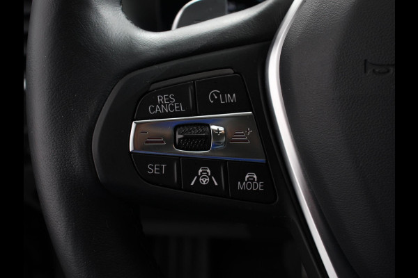 BMW 3 Serie Touring 320e Climate control Adaptive cruise control Parkeersensoren Navigatie LED Apple Carplay/ Android Auto