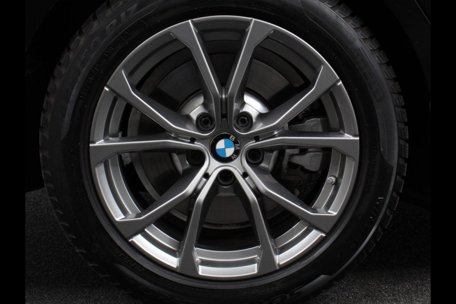 BMW 3 Serie Touring 320e Climate control Adaptive cruise control Parkeersensoren Navigatie LED Apple Carplay/ Android Auto