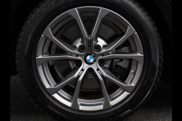 BMW 3 Serie Touring 320e Climate control Adaptive cruise control Parkeersensoren Navigatie LED Apple Carplay/ Android Auto