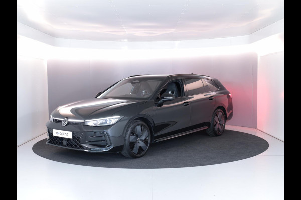 Volkswagen Passat Variant 1.5 eHybrid R-Line Edition 272PK PHEV | Panorama dak | Harman Kardon geluidsinstallatie | Trekhaak | Black style |