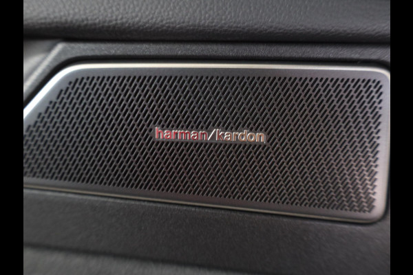 Volkswagen Passat Variant 1.5 eHybrid R-Line Edition 272PK PHEV | Panorama dak | Harman Kardon geluidsinstallatie | Trekhaak | Black style |