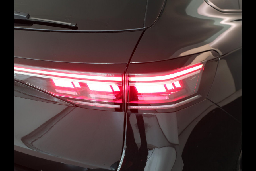 Volkswagen Passat Variant 1.5 eHybrid R-Line Edition 272PK PHEV | Panorama dak | Harman Kardon geluidsinstallatie | Trekhaak | Black style |